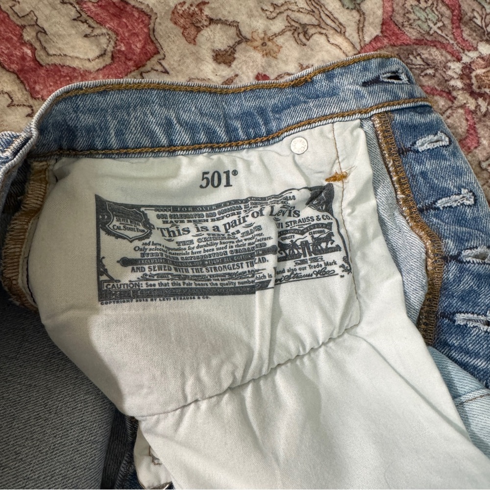Levi's Two-Tone Blue Jean Shorts - Picture 4 of 10